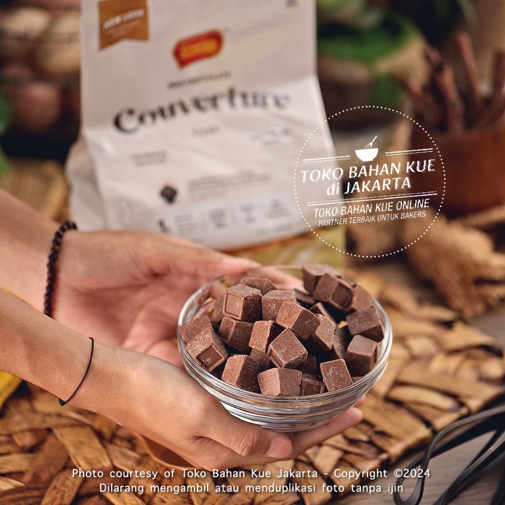 

Schoko MILK CUBE 500gr Chocolate Couverture Cokelat Dadu Susu Coklat Baking