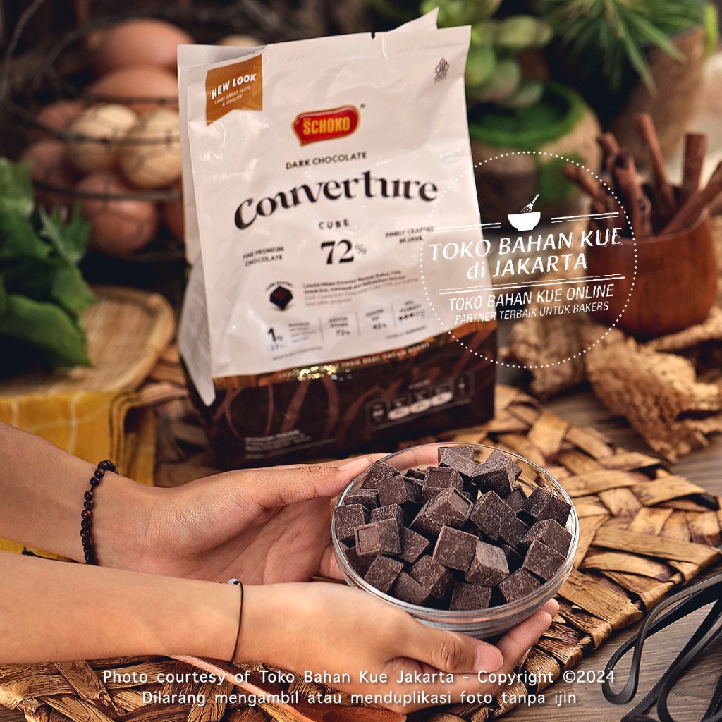

Schoko Cube 72% 500gr Dark Chocolate Couverture Cokelat Dadu Coklat Baking