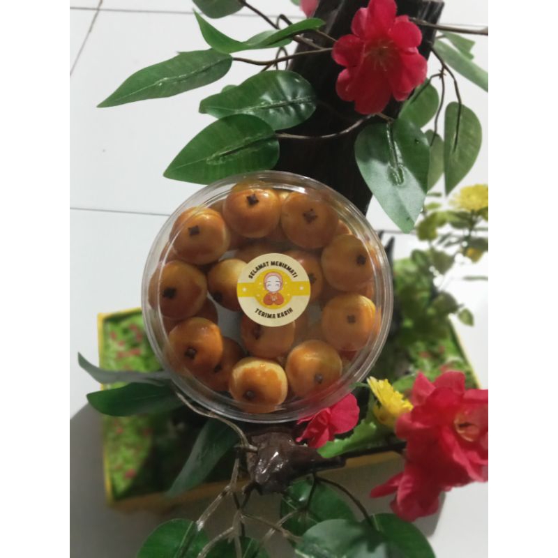 

Nastar cengkeh-isi selai nanas-250gr-kue kering gurih-manis-enak-murah