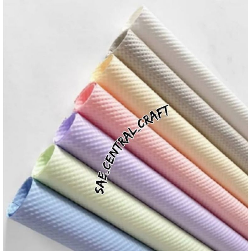 

1 Lembar Kertas buket Motif Embossed Cellophane Free Packing Kertas Kado Motif Paper Wrapping Flower Embossed 3D Kertas Cellophane