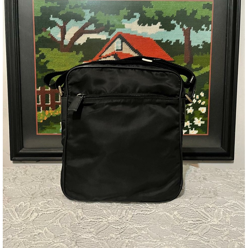 Tas Selempang Messenger Prada - Original Authentic