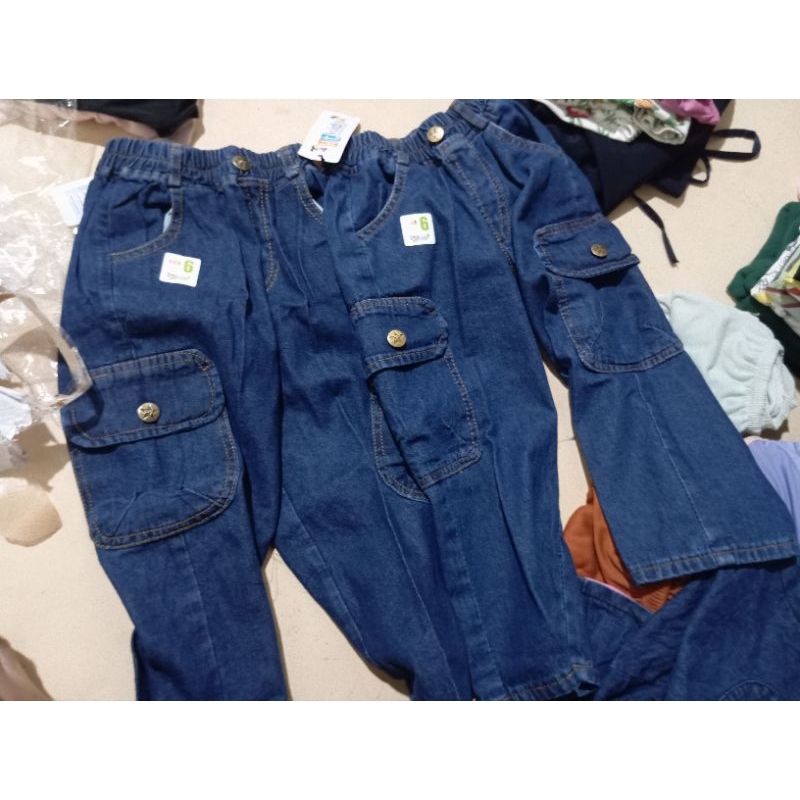 cargo anak levis