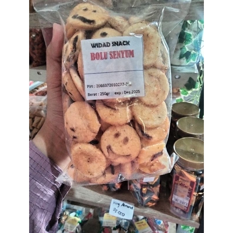 

BOLU SENYUM (Roti Kering)
