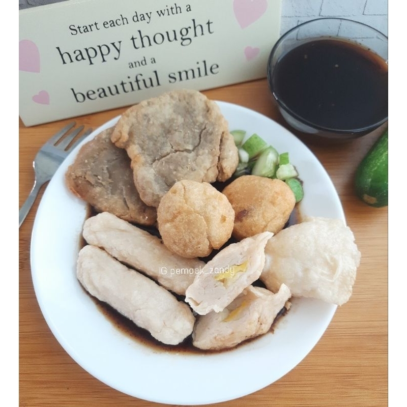 

Pempek Zandy Mix (lenjer, telur, bulat, kulit)