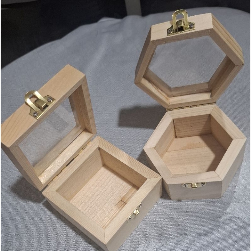 box kayu tutup akrilik