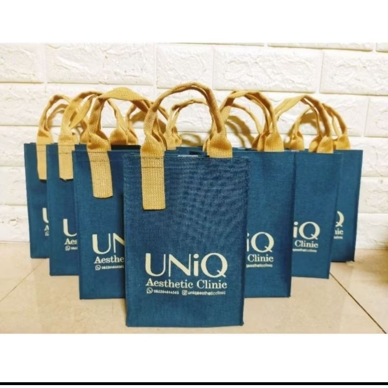 pouch skincare custom