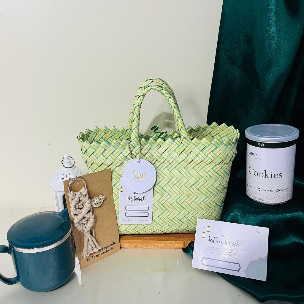 

Hampers Lebaran Premium/ Parcel Lebaran Premium Murah/ Parcel Lebaran/Idul Fitri Hampers /Hampers Tas Anyam/Hampers Marhaban