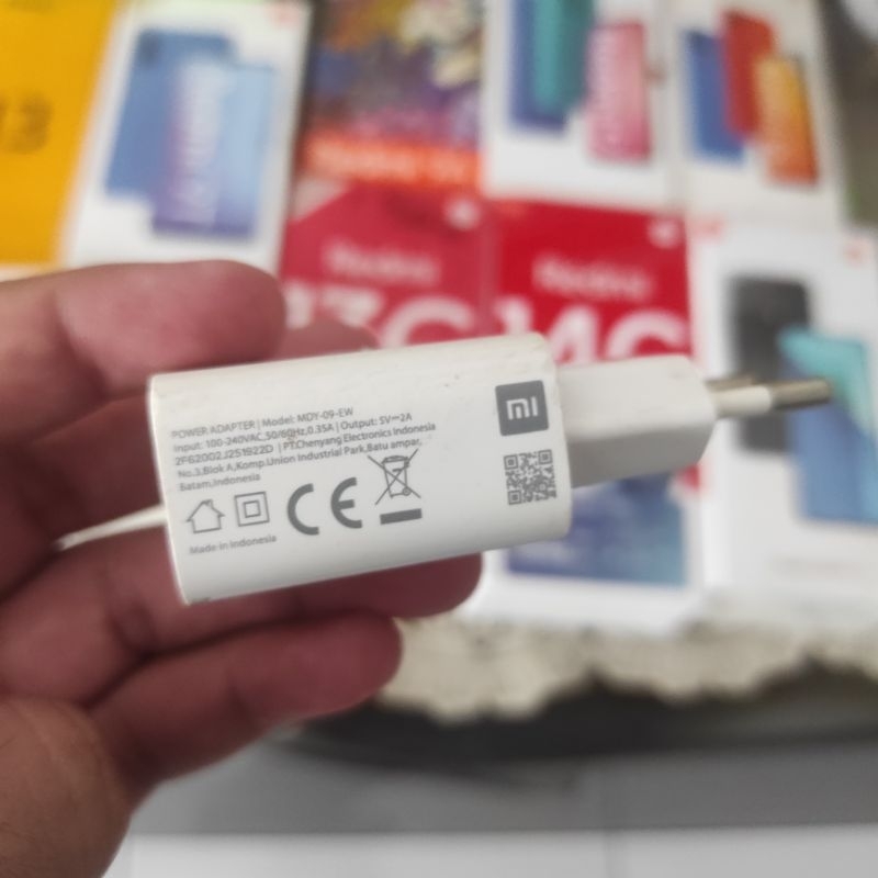 Adaptor Xiaomi 10 watt 2A Original ( second ) Normal