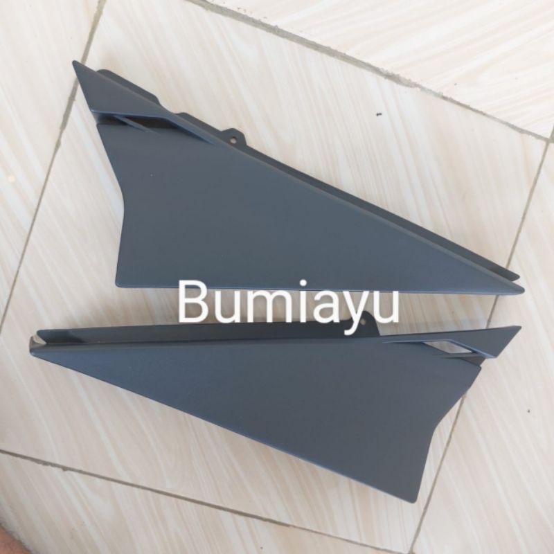 cover body samping box aki Vixion new 2012 NVL NVA