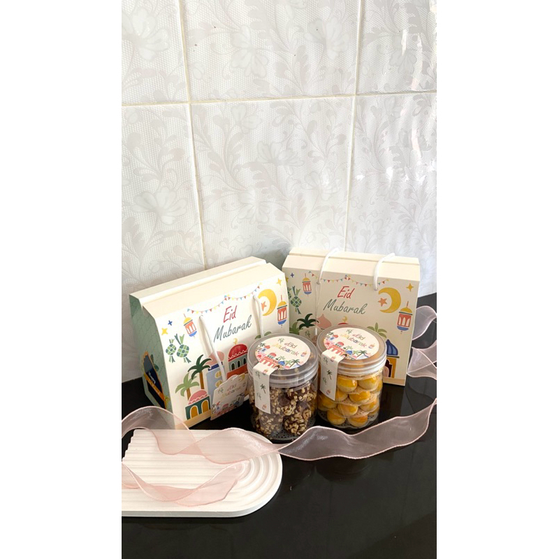

(PAKET HAMPERS) 2 Toples Kue Kering + Box Hampers