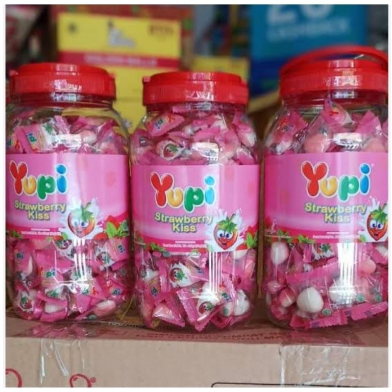 

YUPI TOPLES Strowberry Kiss 300gr ( ready siap kirim )