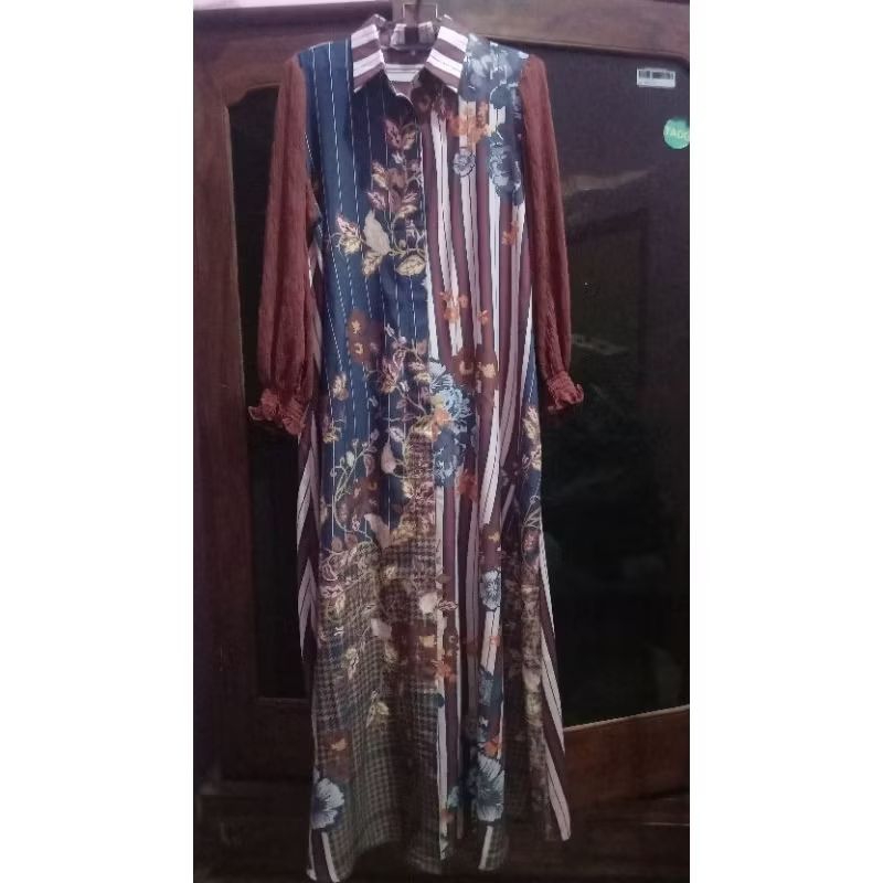 Prelove Amona dress warna maroon Benang jarum