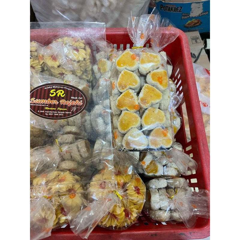 

KUE KACANG LOVE ISI 525 GRAM (Freebubbelwrap+Kardus)