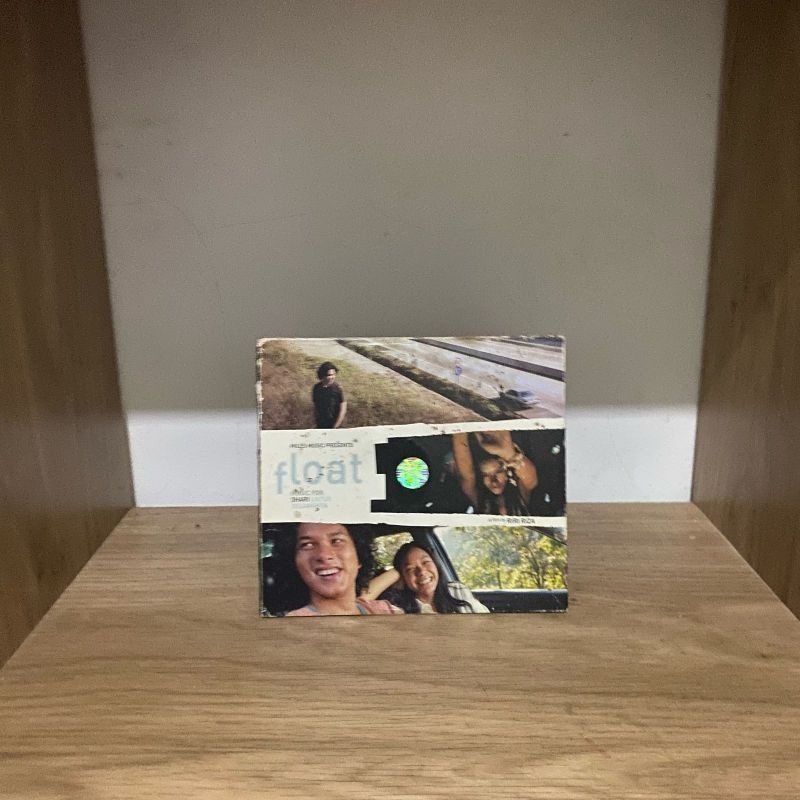 Kaset Cd FLOAT - 3 HARI UNTUK SELAMANYA