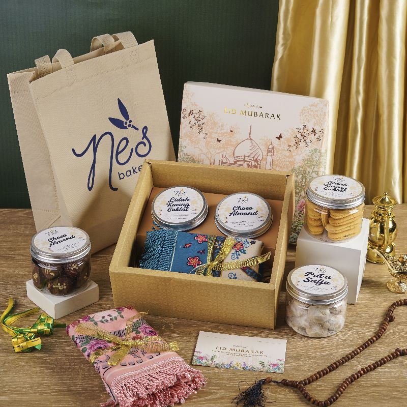 

Hampers Heavenly Eid B by Nes Bakery
