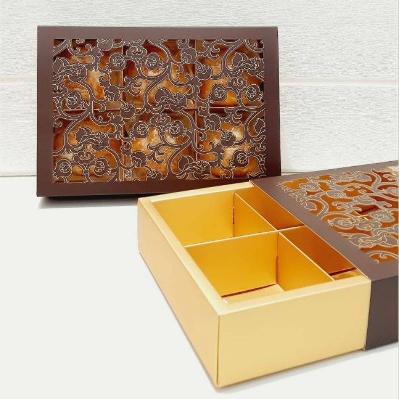 

Kotak lebaran sekat 6 & Paper bag | Box lebaran sekat 6 | Kotak ramadhan | Kotak idul fitri | Dus lebaran | Hamper lebaran | Kotak kue lebaran | Kotak nastar | Box cookies