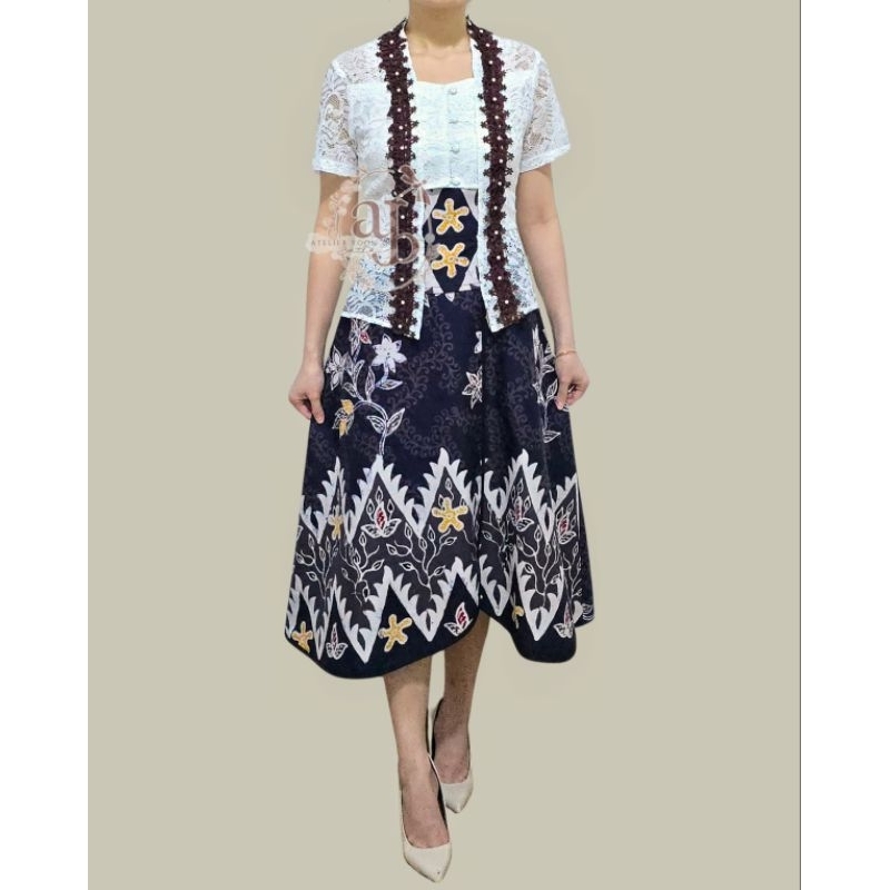 Libera dress BATIK TULIS kombinasi brukat dan bordir 3D | by atelier.yoon