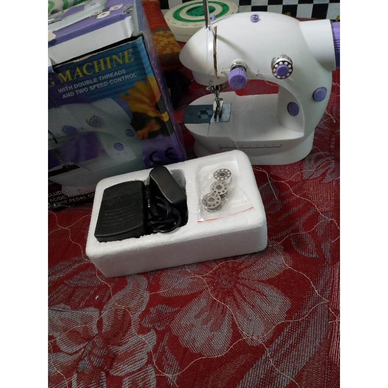 mesin jahit portabel