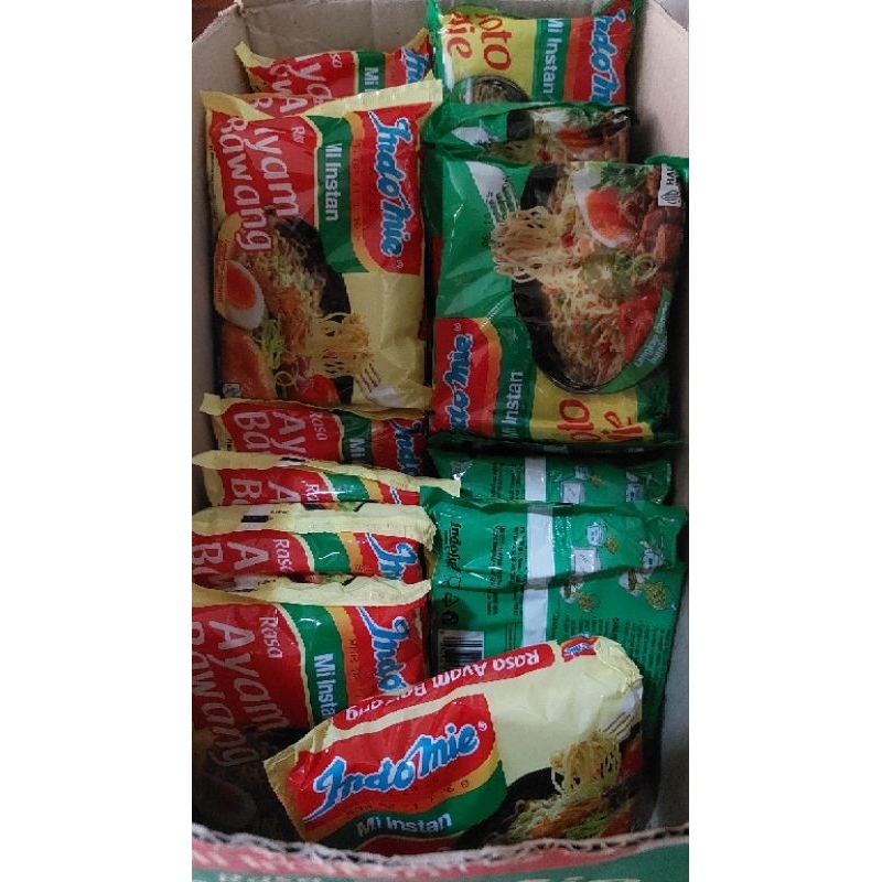 

indomie kuah ayam bawang & soto mie