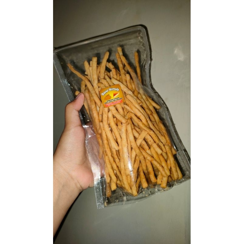 

Open PO (3 Hari) Snack Kering, snack stik bawang Isi 250 gram (1/4 kg ) Snack kering stik keju Termurah