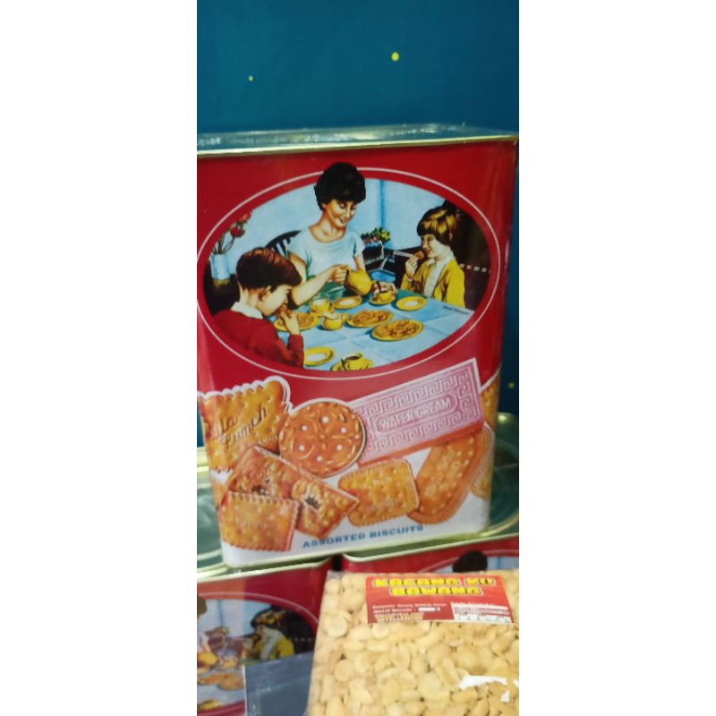 

Biskuit Khong Guan biscuit legendaris yang wajib ada di meja saat lebaran