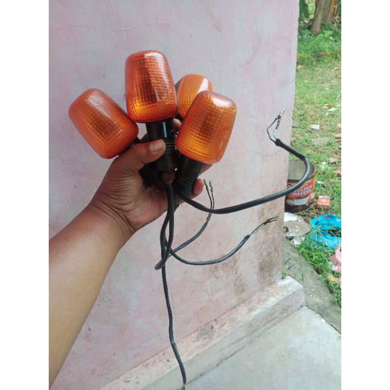 lampu sen kiri depan belakang Suzuki Thunder 125