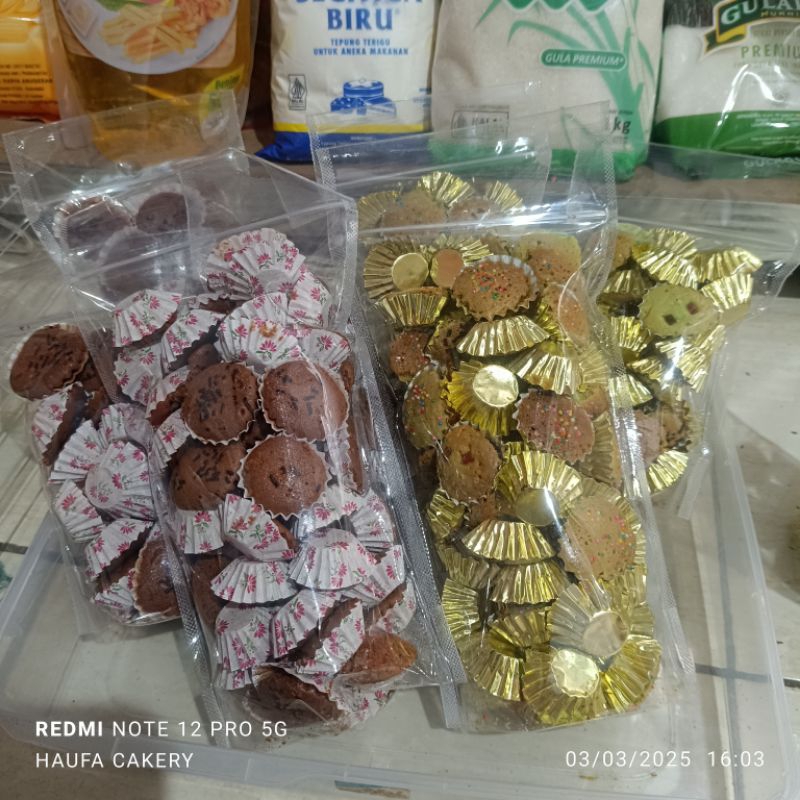 

bolu kering mini pandan & coklat