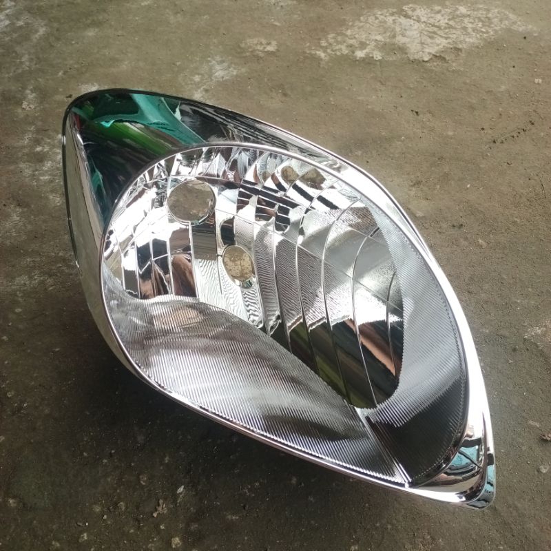 reflektor lampu depan Toyota Yaris 2006-2011 kanan