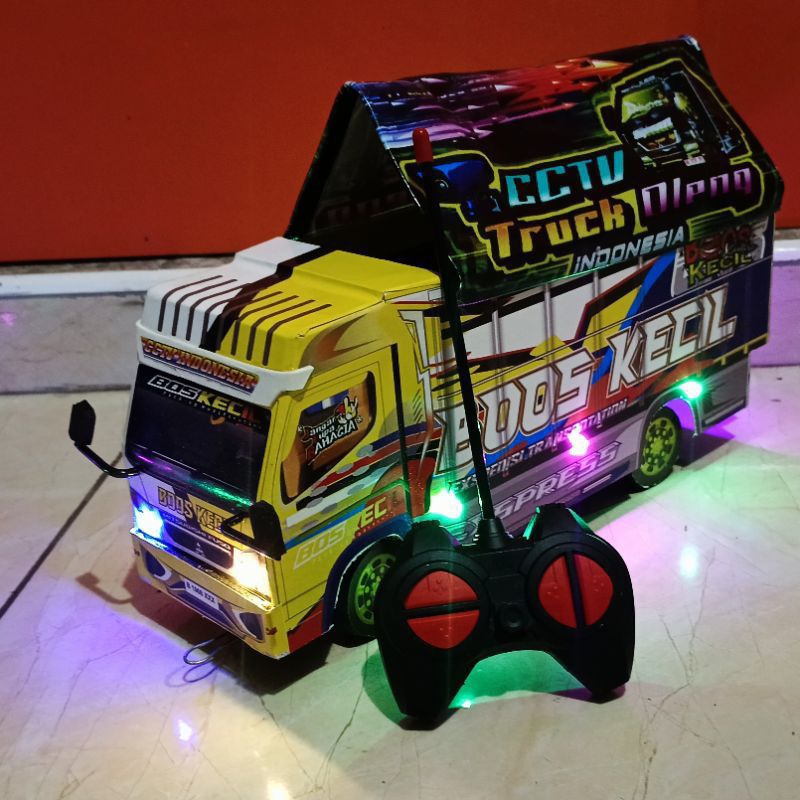 Miniatur truk oleng Remot terpal
