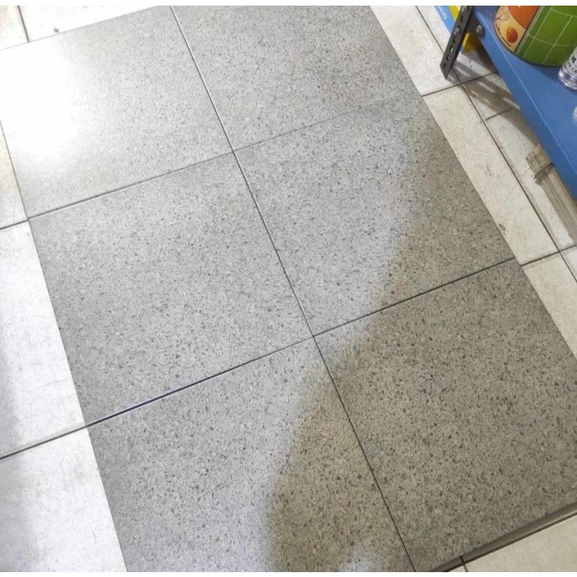 AQW Keramik Lantai Anti Slip Untuk Teras dan Garasi Mulia Stanley Grey 40x40