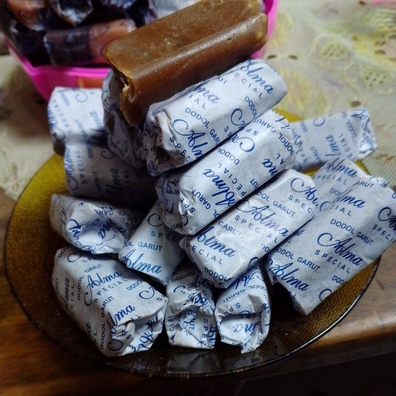 

Dodol oleh oleh Garut 1kg murah rasa original manis legit kenyal khas