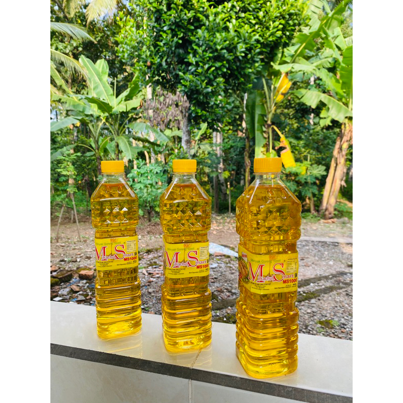 

Paket isi 3 botol 800 ml Spesial Promo Minyak Goreng jernih berkualitas dan ekonomis merk Miftachul Smart