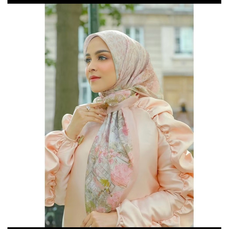 Buttonscarves The Parisian Voile Size XL