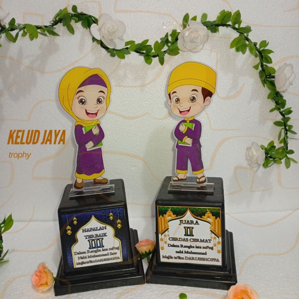 Piala Akrilik Anak Piala Wisuda- Piala ANAK Muslim - Plakat Akrilik Wisuda - Plakat Akrilik - Plakat
