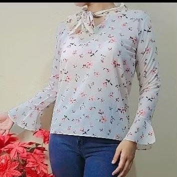 Atasan Blouse Motif Bunga Ala Korea