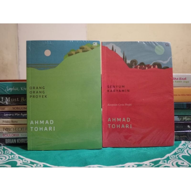 (Buku Reguler) Novel Ahmad Tohari - Orang Orang Proyek, Senyum Karyamin