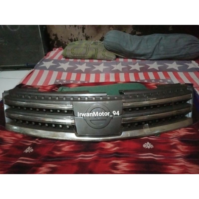 Grill depan Nissan Livina Ultimate 2008 2010