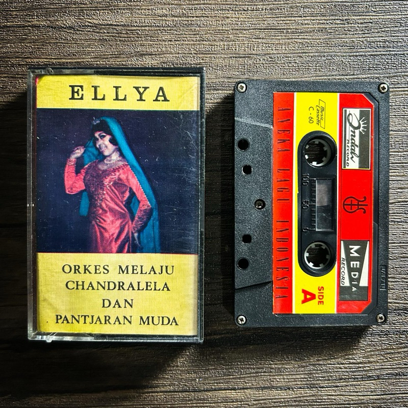 Kaset Ellya Khadam, Djuhanna Sattar, Orkes Melaju Chandralela - Pengertian