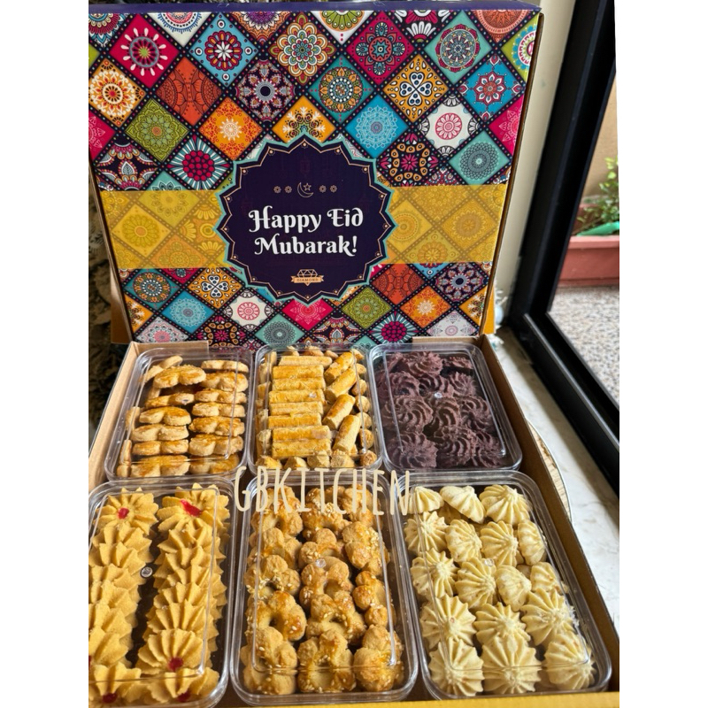 

Hampers Lebaran 2025 READY STOCK Kue Eid box Kuning