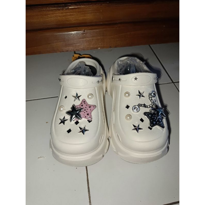 Sendal Crocs - Yesplus