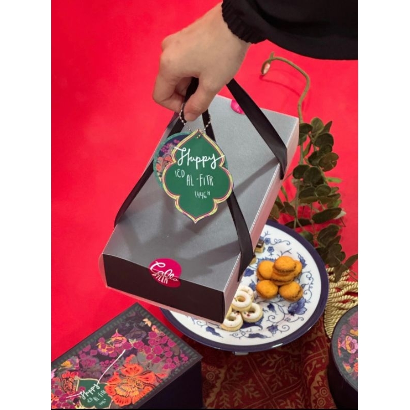 

Hampers lebaran Premium MarmerCake | Cake lebaran | Kue basah | Idul Fitri Ramadhan Eid Mubarak