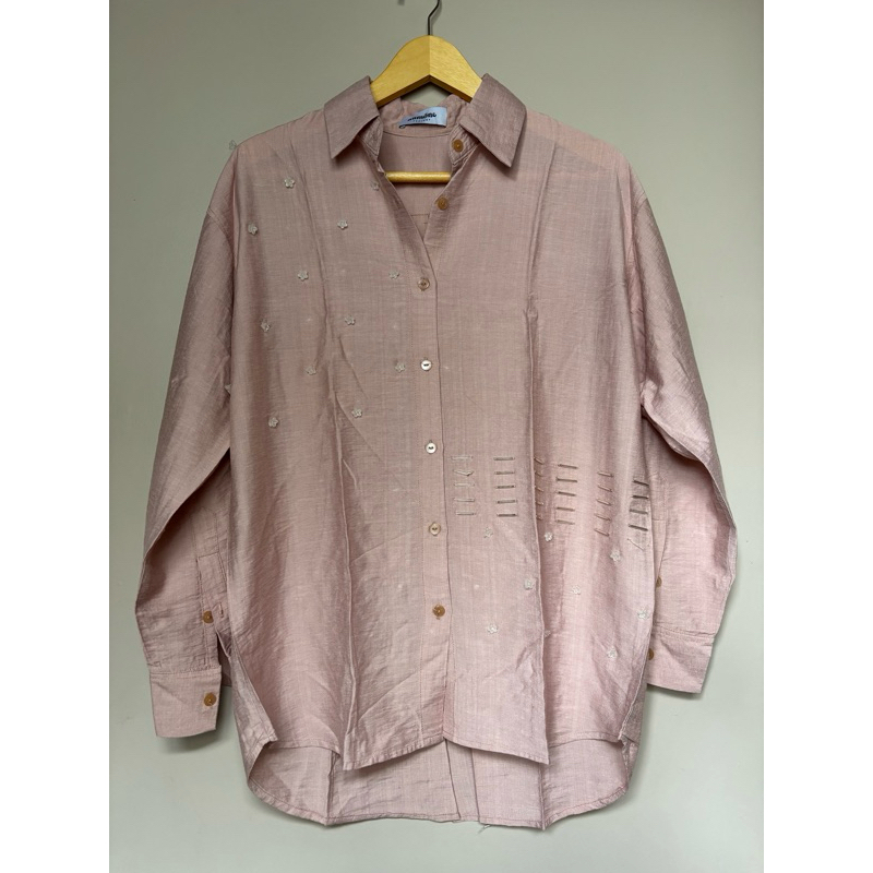 Atasan dengan beads brand aumone project