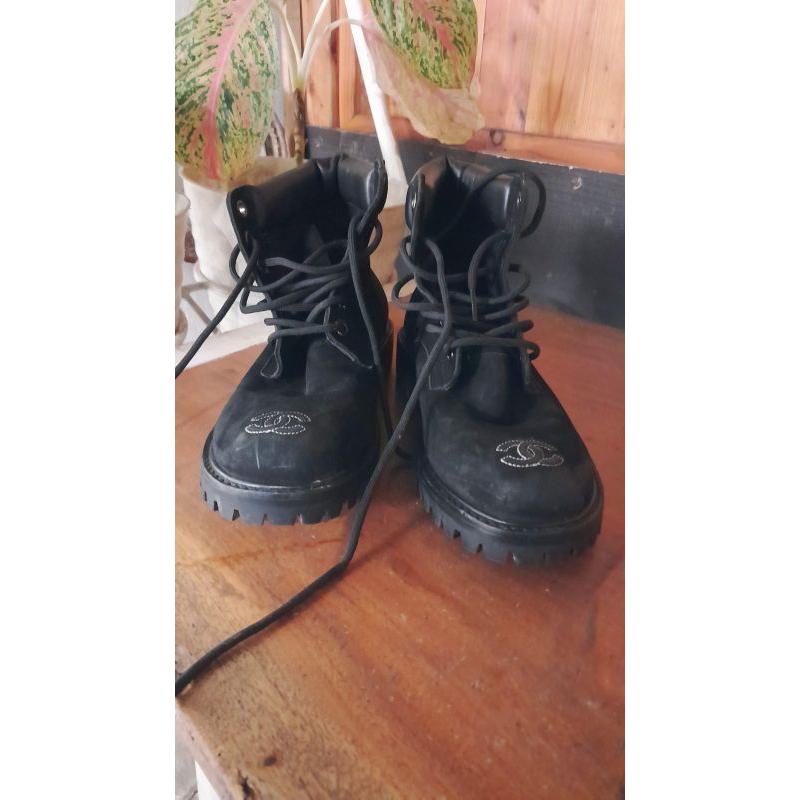 Preloved sepatu boot wanita Ch#nel