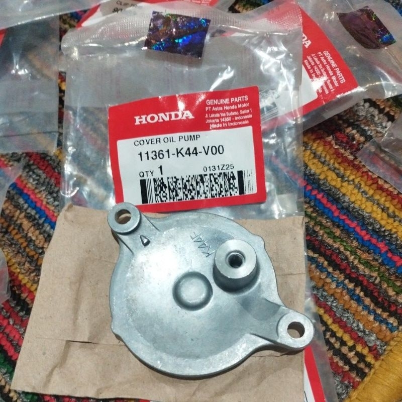 Cover Oil Pump Tutup Pompa Oli Beat Scoopy Vario 11361-K44-V00