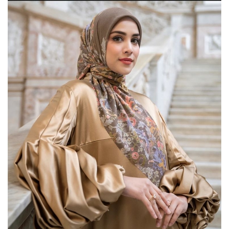[New] Buttonscarves Series Royale - Grandeur