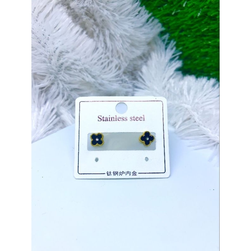 Giwang anting bunga hitam permata keren unik titanium 0281