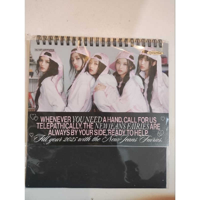 

newjeans desk Calendar sg25