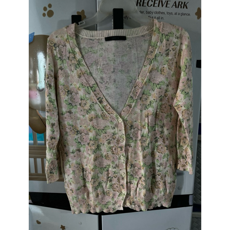 Preloved cardigan shabby