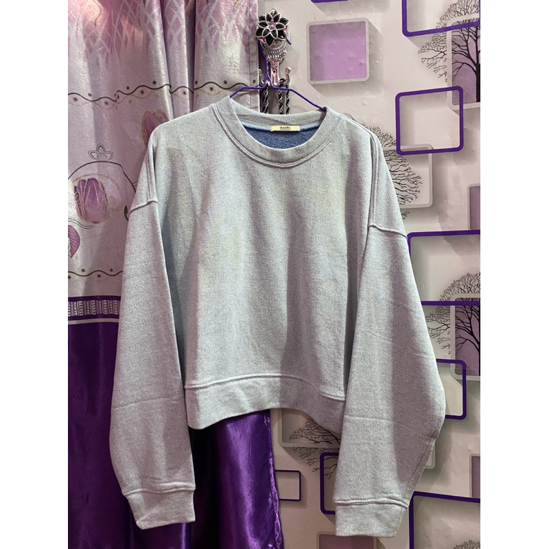 [PRELOVED HEDY] Sweater Basic Crop by zano