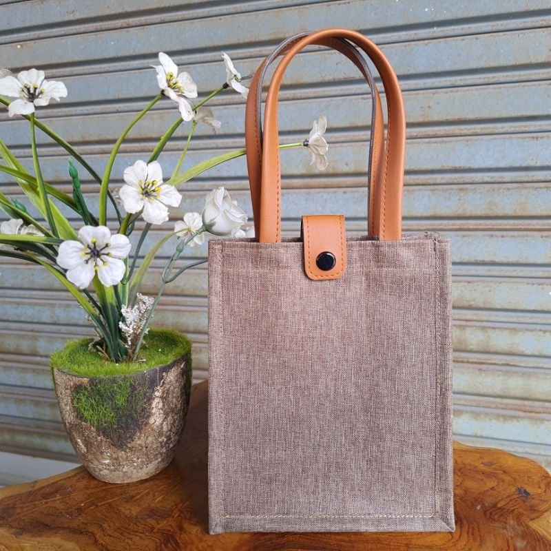 

Handbag Size XS Denim Waterproof dengan custom nama / Tas Bingkisan / Tas Kado / Tas Hampers / Tas Murah
